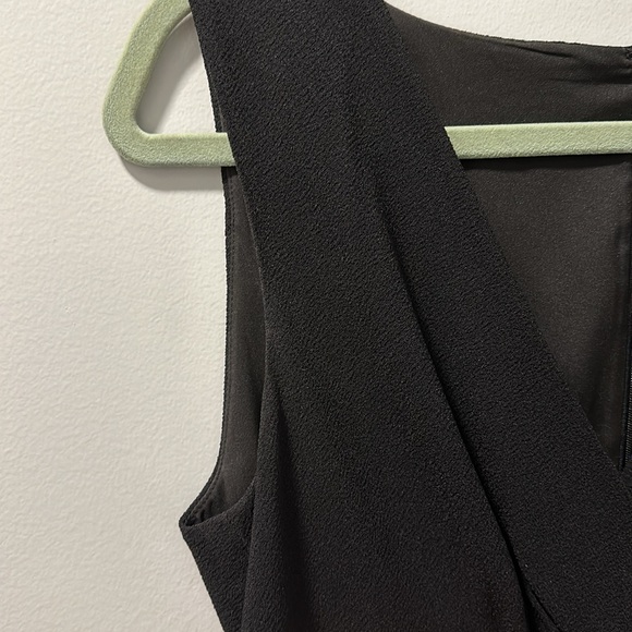 Like new peplum Ann Taylor dress size 6 - Picture 8 of 8